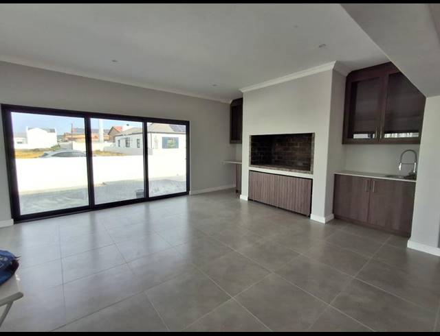 3 BEDROOM HOUSE FOR SALE IN SANDY POINT